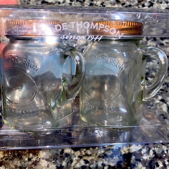 NEW Olde Thompson Mason Jar Salt and Pepper Shaker Set, Copper Lids - Picture 3 of 3